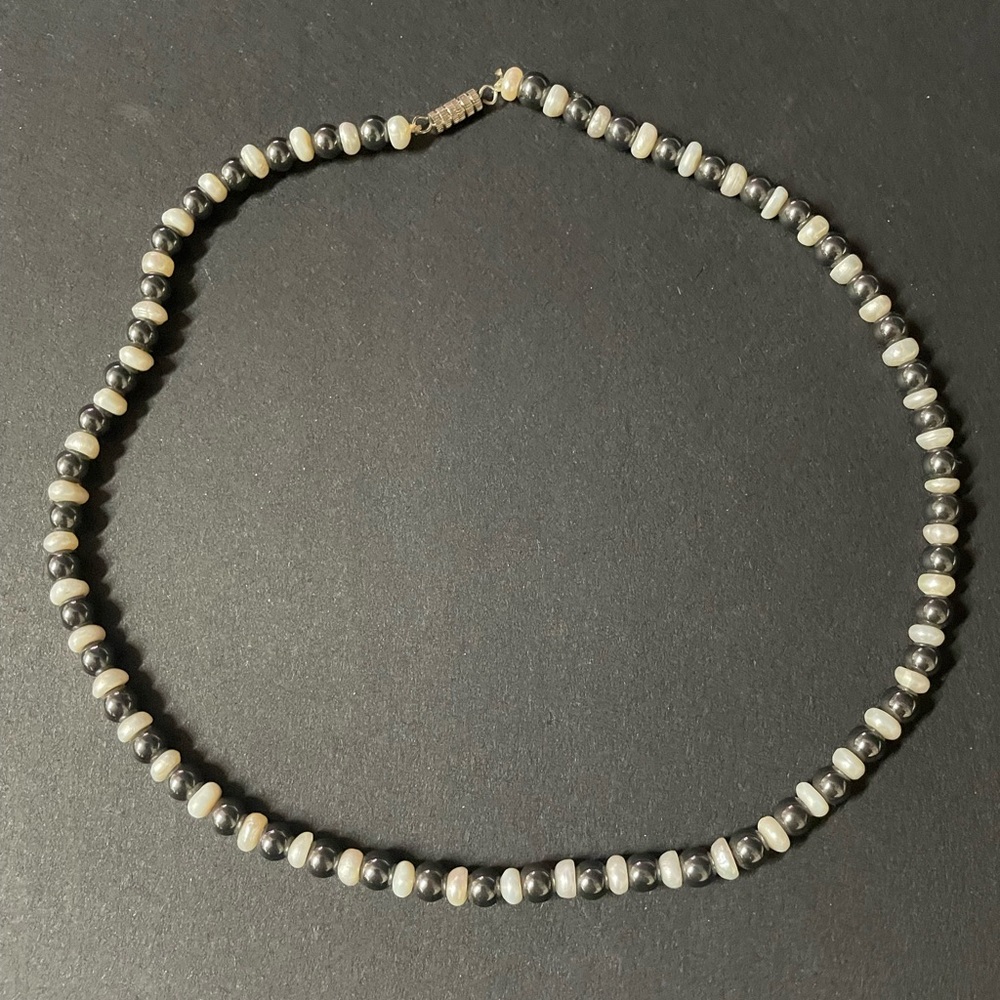 Vintage Classic Pearl necklace- beaded
